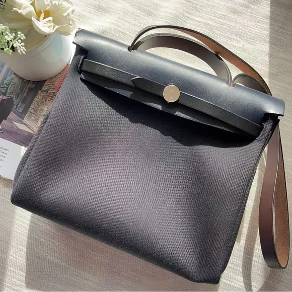 Hermes Herbag Zip Retourne 31 PM Toile Vache Hunter Black and Dark Blue PHW - Picture 6 of 11